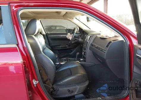 2010 Chrysler 300C V8 z USA, uszkodzony, nr VIN 2C3CA9CT0AH262137